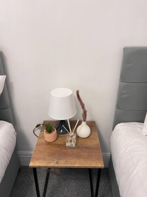 Spacious 3 Bed Flat - Beach Nearby - No Pets Southend-on-Sea Eksteriør bilde